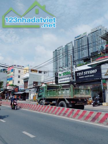 Siêu Đẹp 500m2 (16m2 x 30m), Lô Góc 2 MT, Chỉ 55 Tỷ, Đường Huỳnh Tấn Phát, Quận 7 - 1
