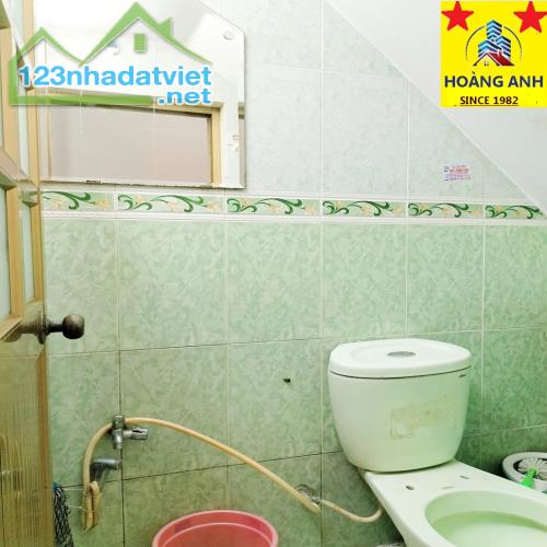 BÁN NHÀ MẶT PHỐ ĐANG KINH DOANH TẠI ĐƯỜNG NGUYỄN TƯ NGHIÊM , QUẬN 2 _ 4 TẦNG 5 PN 4 WC_ 92 - 4