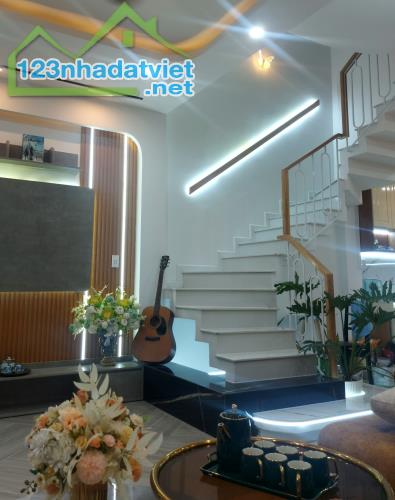 ♣ Nhà gần MT Nguyễn Hoàng, 60m2, 4 tầng, mới đẹp, xịn sò - 2