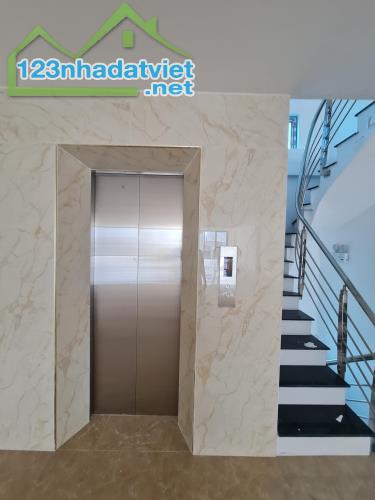 [KD Sầm Uất] Bán nhà MP Phú Diễn,300m2X8T, MT 16m,Giá 80 tỷ,thang máy, vỉa hè rộng - 1