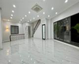 Nhà mới đẹp, mình chính chủ cho thuê cả nhà, Khu Trúc Bạch, 122m2* 4T- 33 Tr, VP, Kinh