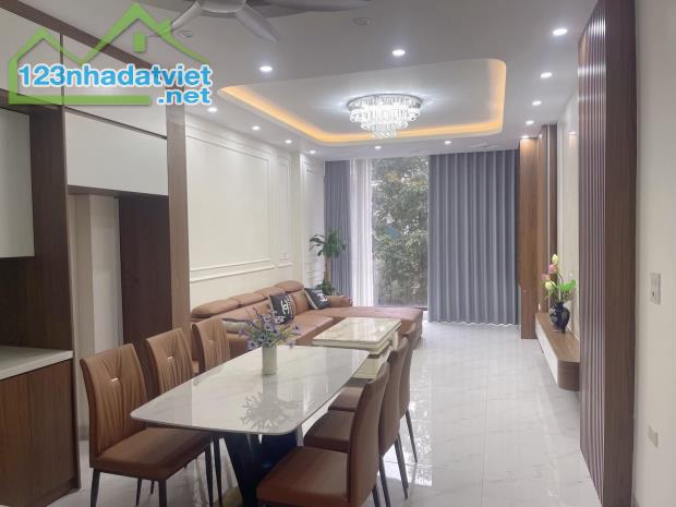 Bán nhà 7 tầng thang máy dịch vụ Hàng Bè Kiến Hưng, 50m2 ô tô tránh kinh doanh giá 14 tỷ