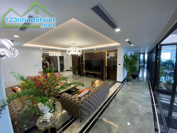 BÁN CĂN HỘ PENTHOUSE CHUNG CƯ 250 MINH KHAI - 560M 4PN - CĂN GÓC BỂ BƠI NỘI THẤT NHẬP KHẨU - 1