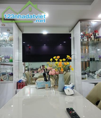 🍀 Nhà đẹp 5 tầng MT Đồng Nai, 5x10m, full nội thất cao cấp 🍀 - 1