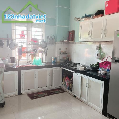 2.562m2 vị trí Bà Điểm Hóc Môn giá chỉ hơn 6 triệu M2." - 2