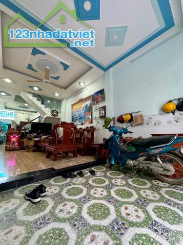 NHÀ ĐẸP NGUYỄN ẢNH THỦ Q12 BTCT 3 TẦNG - HẺM XE TẢI 7M - CHỈ 4.75T - 5