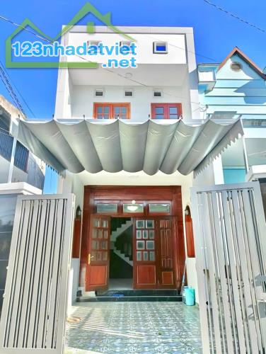 Bán nhà hxh Nguyễn Văn Linh Bình Chánh 850 triệu 81m2