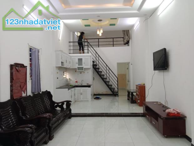NHÀ ĐẸP NGUYỄN DUY CUNG GV BTCT 2 TẦNG - 62M2 -SỔ HỒNG RIÊNG - CHỈ 3.9T - 3