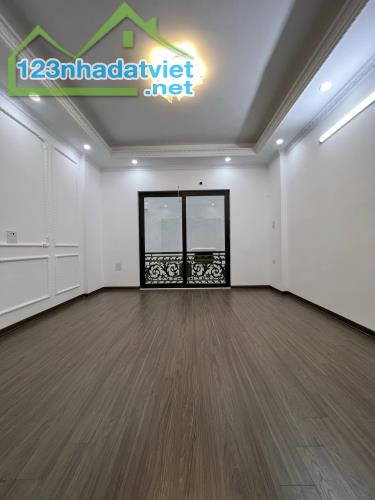 Bán gấp nhà đẹp như hoa hậu full nội thất-51m2 ô tô vào nhà đường rộng 5m tại TT chúc sơn - 2