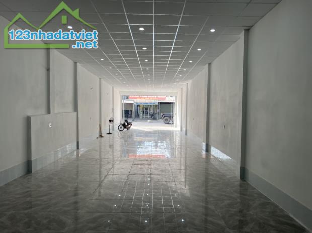 NHÀ 2 MẶT TIỀN TRƯỚC SAU MẶT ĐƯỜNG ĐỒNG KHỞI KINH DOANH CÓ DÒNG TIỀN DT270m2 - 2