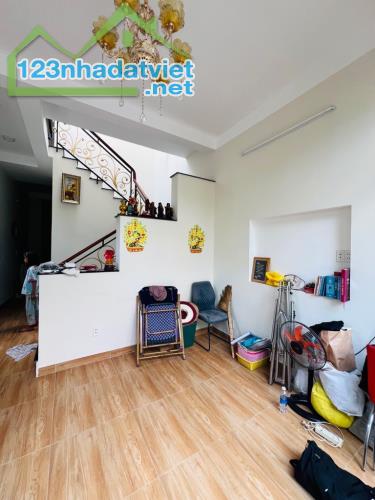 Nhà bán dt 6x20 - 2 tầng- full thổ cư, MT hẻm Phú Định- Quận 8- chỉ 37.5tr/m2 - 5