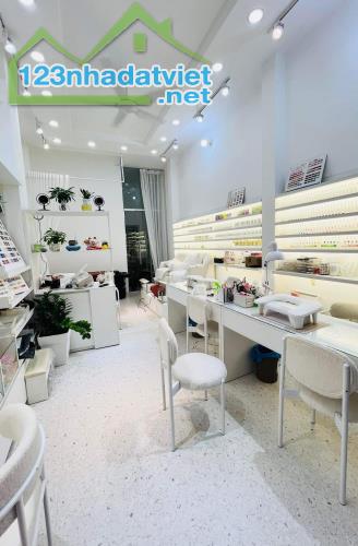 ĐỊNH CƯ NƯỚC NGOÀI NÊN CẦN SANG LẠI TIỆM NAIL MỚI ĐẦU TƯ