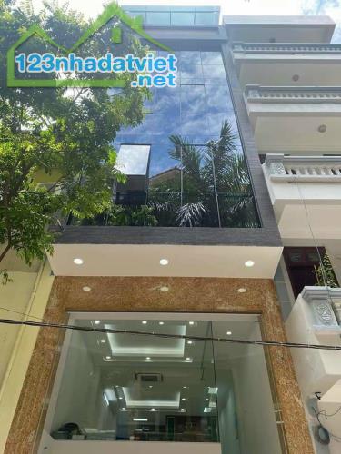 Bán nhà mặt phố Cát Linh, Đống Đa. 124 m2 x 7 Tầng x Mt 7,2 m. Ô Tô Kinh Doanh Cho Thuê.