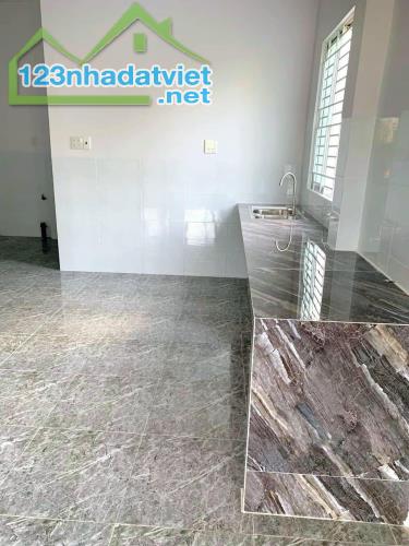 NGÂN HÀNG SIẾT NỢ, cần bán gấp nhà diện tích 102m2 giá 750 triệu có SHR - 3