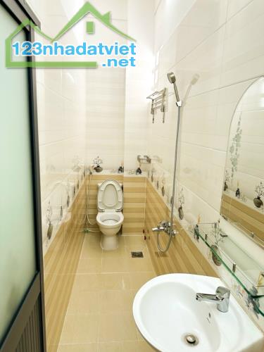 Nhà đẹp ở ngay mặt tiền kinh doanh Tuy Lý Vương, 66m2, 4T, ngang 4.5m, SHR, chỉ 8 tỷ. - 3