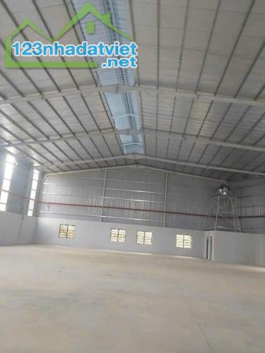 Cho thuê xưởng Tân Định Bến Cát.Diện Tích : 1800 m2.Xưởng xây chống nhiệt, pccc nội
