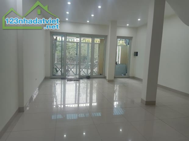 Cho thuê liền kề Trung Văn cạnh Vinhomes Green Bay Mễ Trì