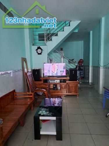 Bán nhà Lê Văn Khương Q12, 45m2, 1 lầu, 2PN, N.4.3m, Đ.5m giá 3.x tỷ
