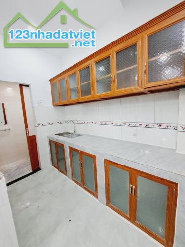 Bán Nhà Tân Sơn Nhì DT gần 40m2 chỉ 3ty - 2