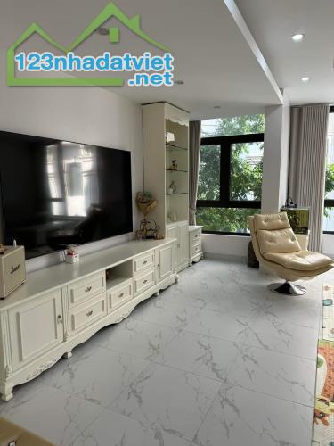 PHỐ VIP BỒ ĐỀ ÁI MỘ 70M2  THANG MÁY ÔTÔ TRÁNH KINH DOANH HÀNG XÓM TÂM ANH. 25TỶ.