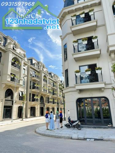 Bán căn Shophouse Liền Kề - Royal River City 80 Hạ Lý giá tốt nhất thời điểm hiện tại , - 1