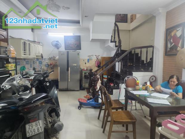 Bán nhà Nguyễn Đức Cảnh 4 tầng lô góc, ô tô kinh doanh đỉnh, giá hơn 6 tỷ rưỡi, ngõ thông - 1