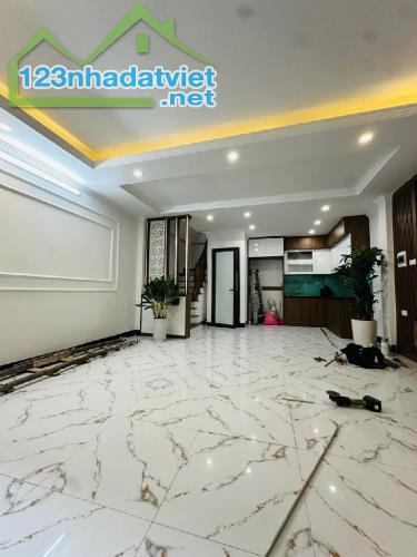 BÁN NHÀ THÁI HÀ 74M2 x 4 TẦNG, MT 6M, 3 BƯỚC RA HỒ, 20M RA Ô TÔ, NHỈNH 10 TỶ