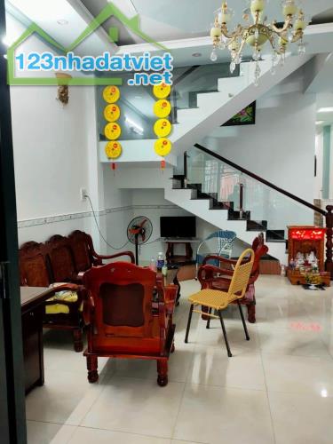 Kẹt tiền bán nhà trên đường Nguyễn Thị Lắng, diện tích 123m2 giá 740 triệu - 5