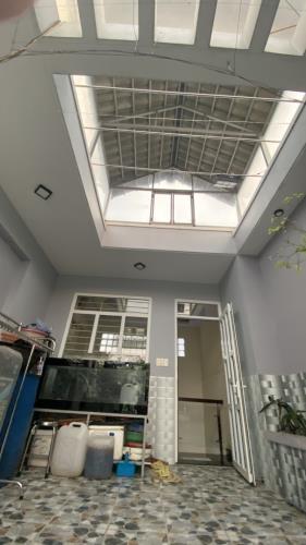 Bán nhà quận 11, đường Lạc Long Quân, 54m2, 3 tầng, hẻm xe hơi, 10 tỷ - 2