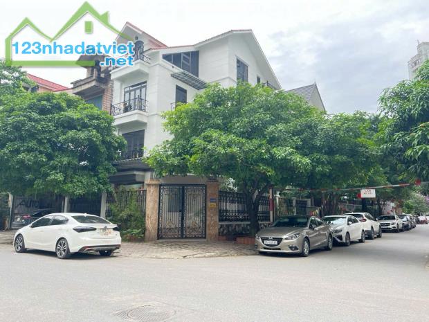 Cho thuê biệt thự Trung Văn 180m2, 5 tầng làm văn phòng, trung tâm đào tạo