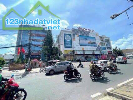 Bán nhà 4 Tầng. Mặt tiền kinh doanh, P. Hiệp Phú, cách VinCom 200m,  dt 110m2 - 5