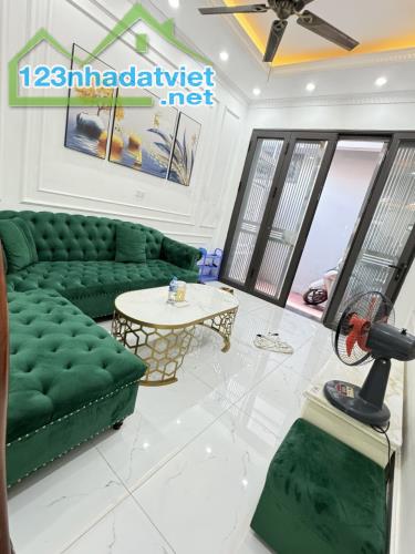 BÁN NHÀ LÔ GÓC TRẦN BÌNH 35M2, 4 TẦNG, 4PN, NGÕ THOÁNG 3 GÁC CHỈ HƠN 5 TỶ CẦU GIẤY - 2