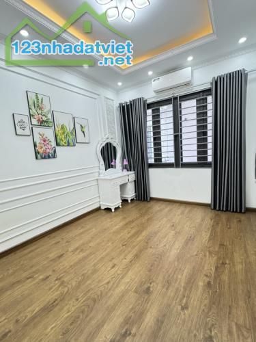 BÁN NHÀ LÔ GÓC TRẦN BÌNH 35M2, 4 TẦNG, 4PN, NGÕ THOÁNG 3 GÁC CHỈ HƠN 5 TỶ CẦU GIẤY - 1
