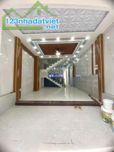 Bán nhà 2 tầng đẹp xinh, HXH Võ Thị Hồi giá rẻ chỉ 3.75 tỷ TL.