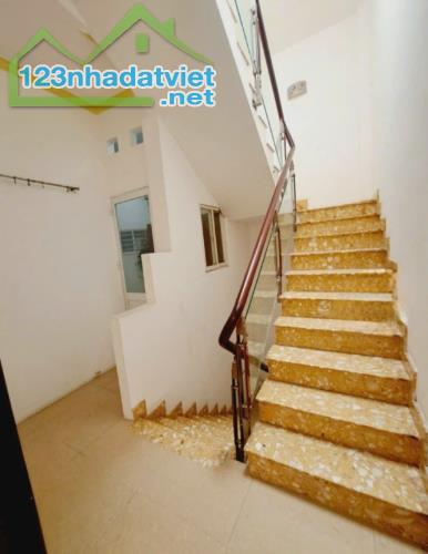 Bán nhà Quận 5 Phan Văn Trị – 55M2. Đúc 3 Tầng, ngang nở hậu hơn 7M chỉ 5.5 tỷ - 3