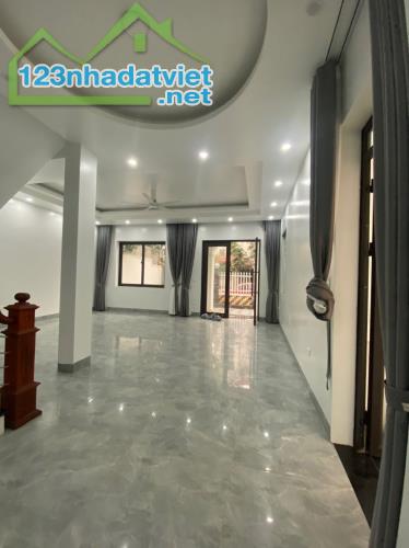 Cho thuê Biệt thự Việt Hưng-Long Biên-170m*3 tầng-nội thất cơ bản-giá thuê 27 triệu - 2