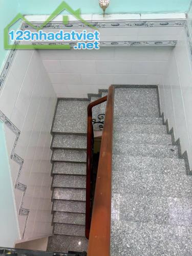 Nhà mặt tiền vị trí đắc địa tuyệt vời, 7pn 7wc, nhà xây ở Chất Lượng cao - 3