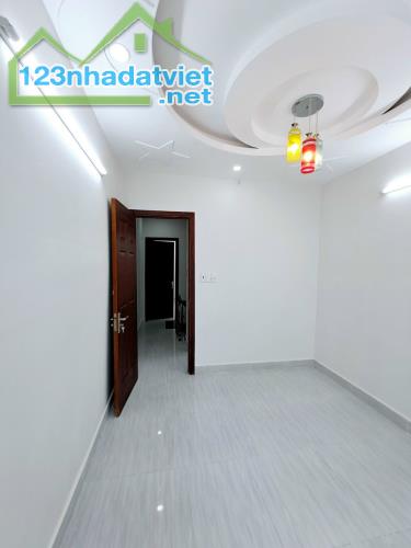 BÁN NHÀ HẺM 1041 TRẦN XUÂN SOẠN – TÂN HƯNG – QUẬN 7. DT: 3 X 10M, TRỆT + 1 LẦU - 3