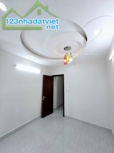 BÁN NHÀ HẺM 1041 TRẦN XUÂN SOẠN – TÂN HƯNG – QUẬN 7. DT: 3 X 10M, TRỆT + 1 LẦU