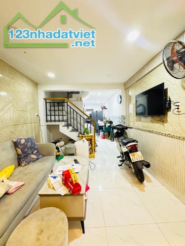 XÔ VIẾT NGHỆ TĨNH – 3 TẦNG - 28MV - HẺM XE HƠI CÁCH 2 CĂN – 4 PHÒNG NGỦ - CHỈ 4.2 TỶ. - 1