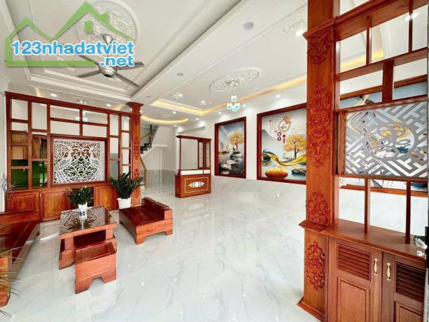 Bán nhà phường Hoá An 1T2L mới xây đường thông 8m 90m2 sổ riêng full thổ - 2