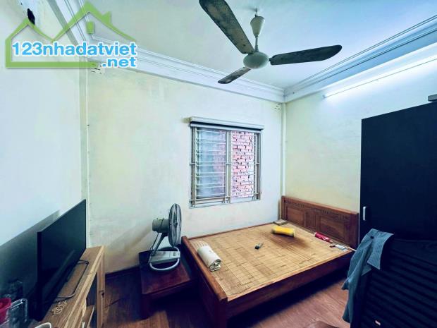 NHÀ ĐẸP NGÕ 250 TÂN MAI 48M 3T, 2 THOÁNG TRƯỚC SAU, KCBT CHẮC CHẮN, 4 TỶ - 4