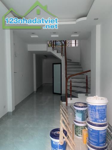 Bán nhà Lai Xá, Hoài Đức 39m2. Mặt ngõ thông, lệch tầng hiện đại. 230m đến Chợ, Quốc Lộ 32