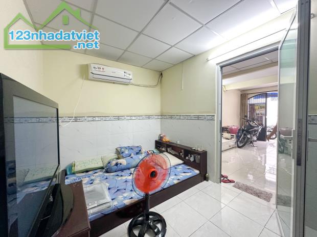 SAU LƯNG MẶT TIỀN TRẦN BÌNH TRỌNG - P5 BÌNH THẠNH - 38M2 (4.6x8.2) - 2 TẦNG - 3 PN CÓ 1 PN - 1