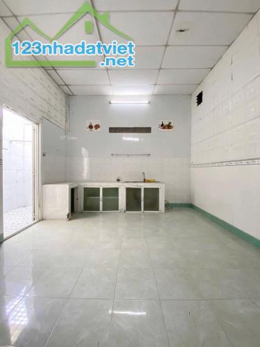 Bán nhà Củ Chi lấy tiền trả nợ, cần ra gấp giá 710 triệu, diện tích 123m2 - 1