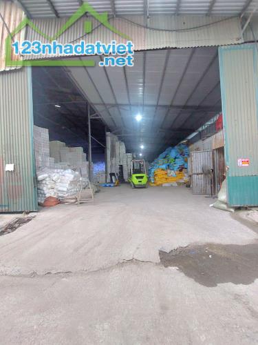 Cho thuê kho xưởng khu vực phường Lĩnh Nam, 320m, container ra vào, giá 85k/m - 2