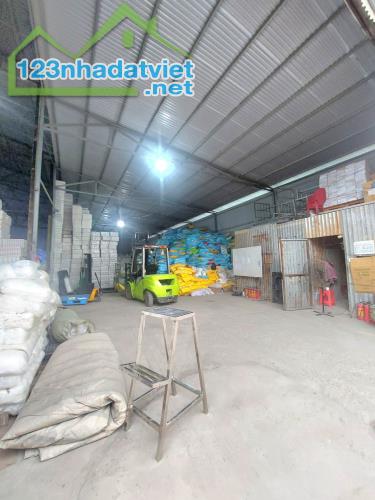 Cho thuê kho xưởng khu vực phường Lĩnh Nam, 320m, container ra vào, giá 85k/m - 3
