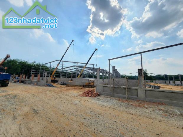 Cho thuê 2000m2 , 3000 m2 , 8000m2 Xưởng mới Gía : 62.000đ/m2 , Tân Uyên Bình Dương - 1