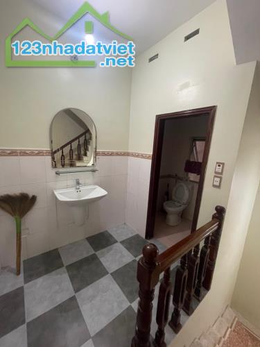 CHO THUÊ NHÀ NGÕ 189 NGUYỄN NGỌC VŨ, 5 TẦNG, 45M2, 4 NGỦ, 4 WC, 15 TRIỆU - 4