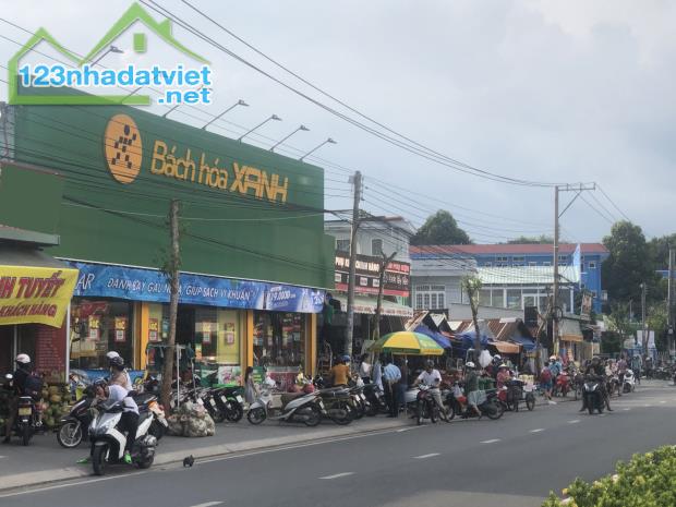 Bán nhà trước mặt hoạt động Xã bà Điểm, xây trụ sở bank tuyệt đẹp